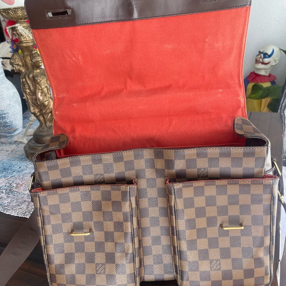 Authentic Louis Vuitton Broadway messenger bag. - Picture 10 of 10